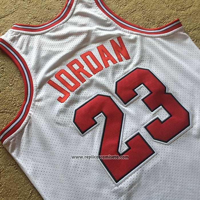 Camiseta Chicago Bulls Michael Jordan #23 Mitchell & Ness 1984-85 Blanco